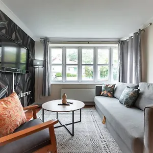 Zircon - 2 Bed Flat With Parking Apartment Southampton